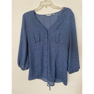Reitmans Blue Blouse with Beautiful Buttons.   Tie Back Medium